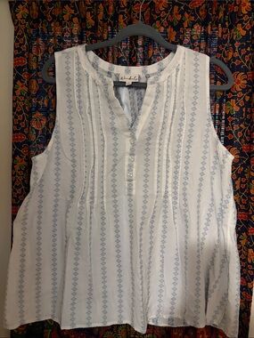 Wonderly White & Light Blue Sleeveless Henley Camisole